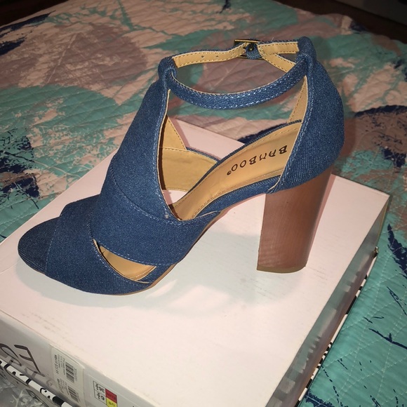 Women’s Heels - Picture 2 of 2